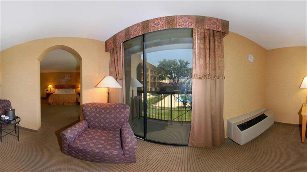 Gateway Hotel Dallas Park Central Buitenkant foto