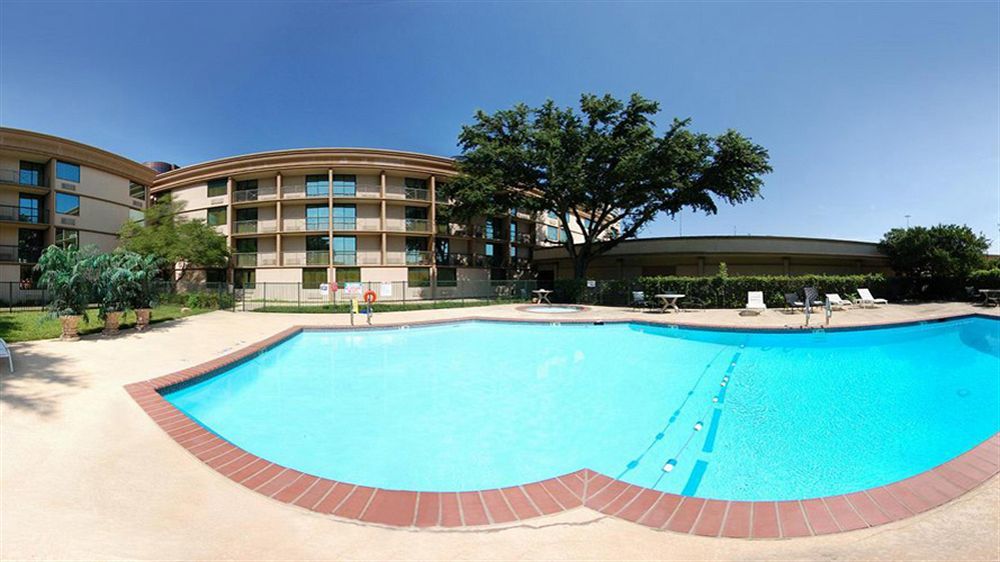 Gateway Hotel Dallas Park Central Buitenkant foto