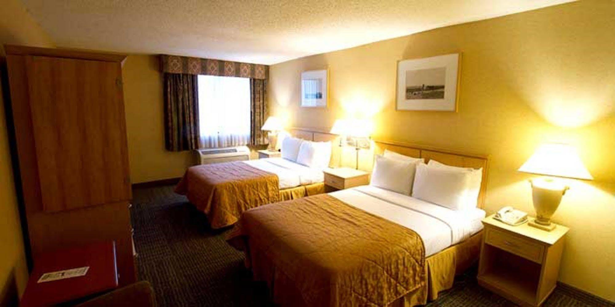 Gateway Hotel Dallas Park Central Buitenkant foto