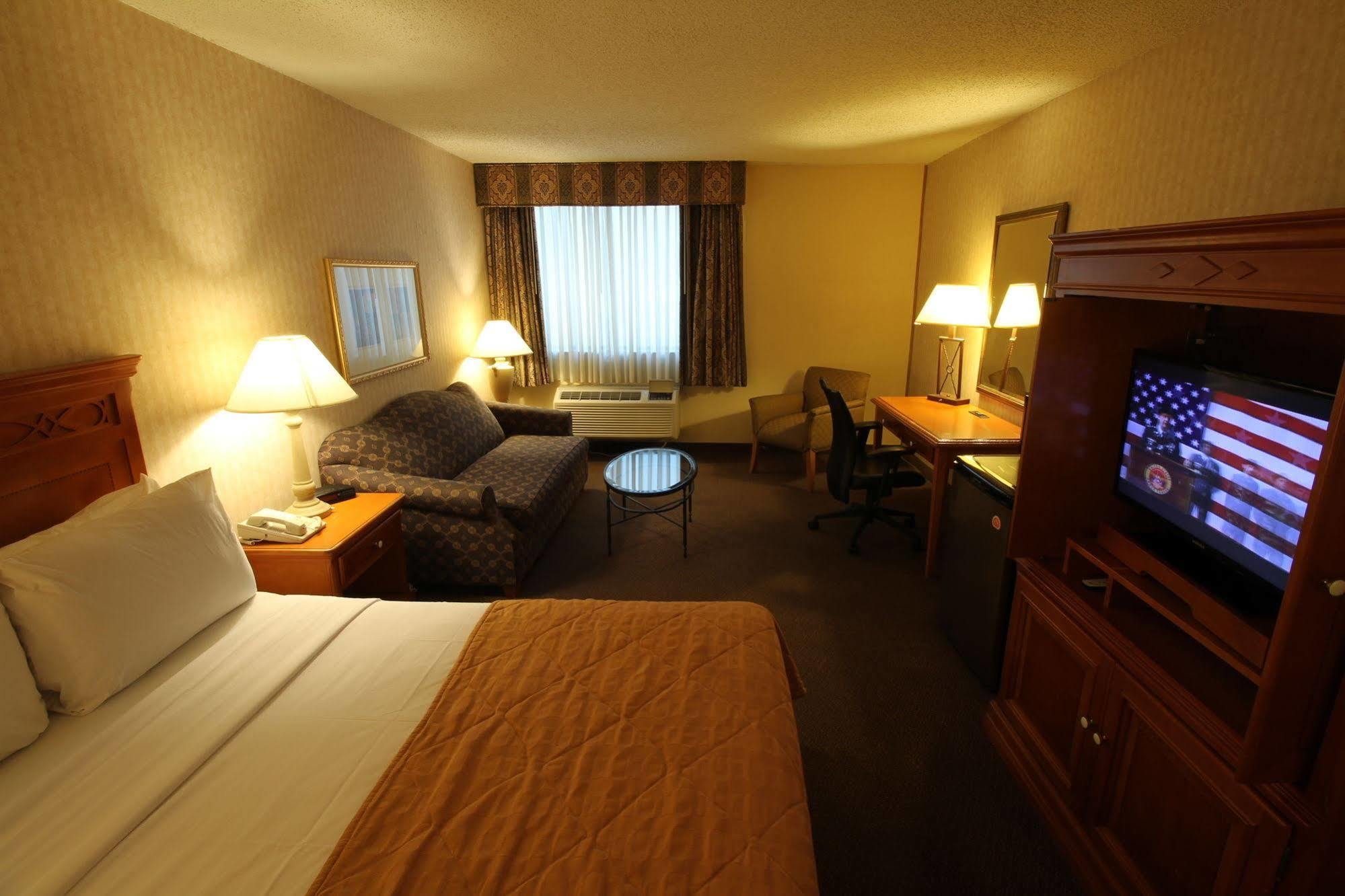 Gateway Hotel Dallas Park Central Buitenkant foto